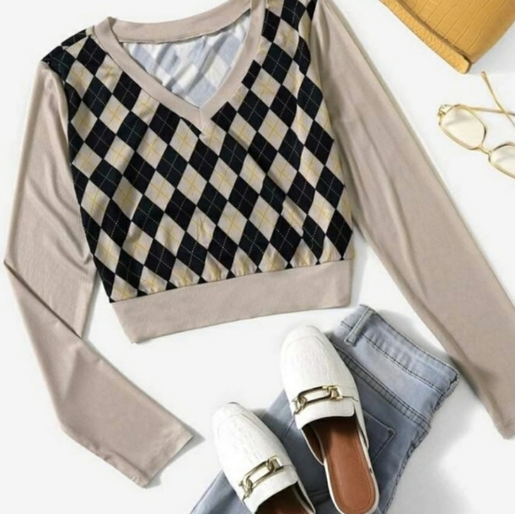 𝅺Crop Top Lot - Picture 2 of 11